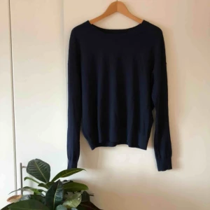  - Bomull och silkeströja från J.Lindeberg, Marion Cotton Silk. Mjuk och skön, använd fåtal gånger! 