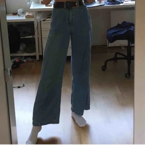  - Trendiga vida jeans som jag säljer då jag har flera liknande :)