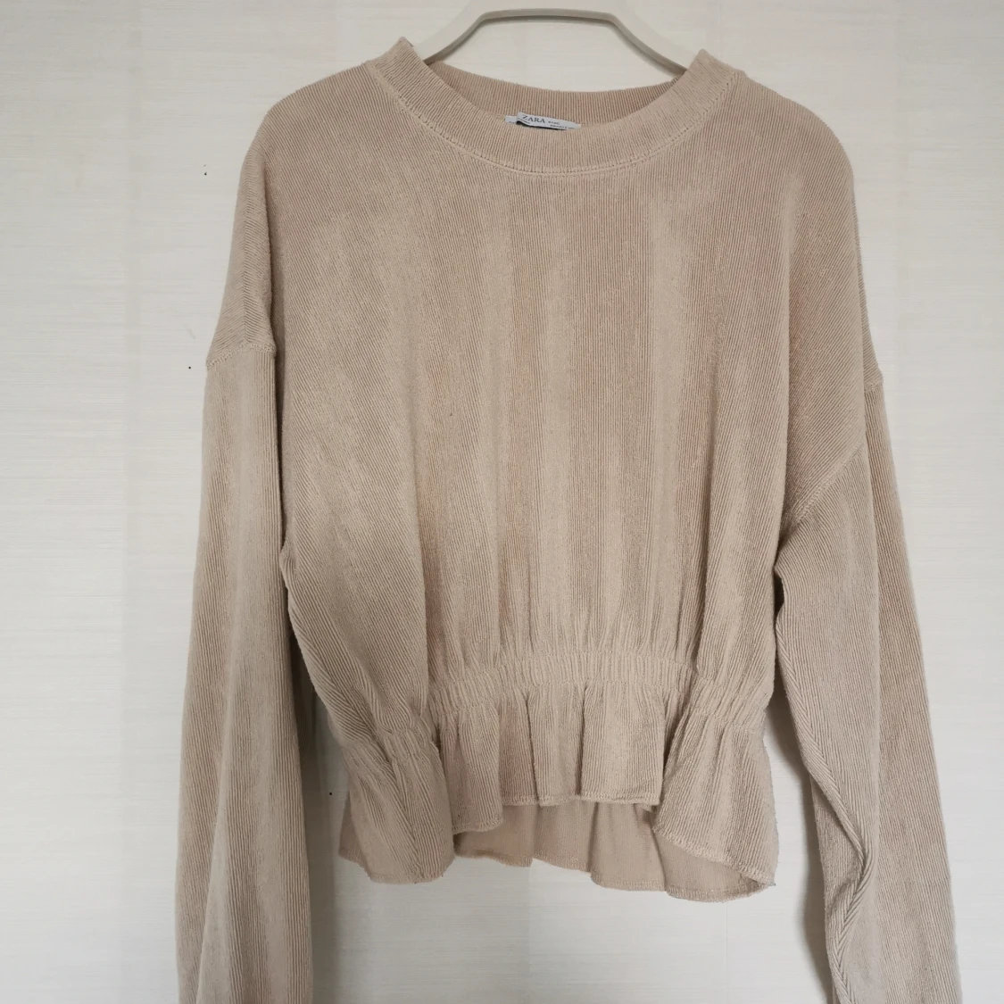Beige sweater - 90