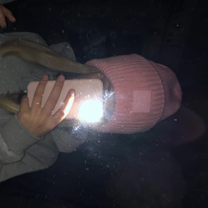 acne one size - säljer min acne mössa vid bra pris🥰