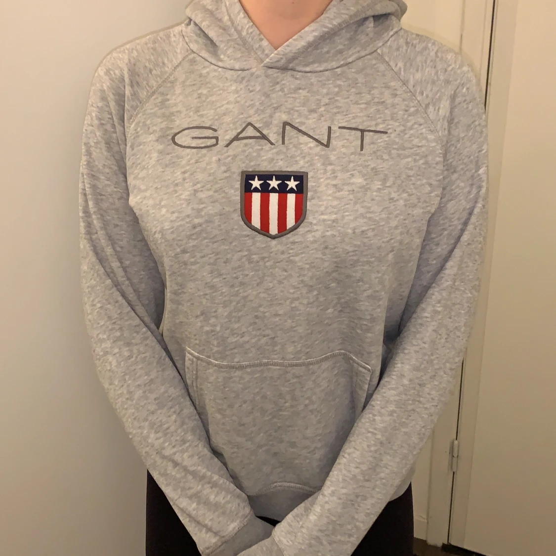 Grå Gant-hoodie - 90