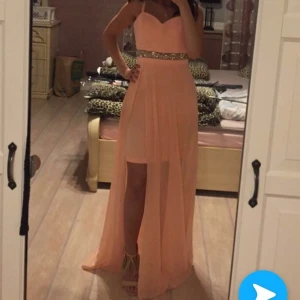 Klänning - Klänning storlek XS/S. Endast provad, därav nyskick. 