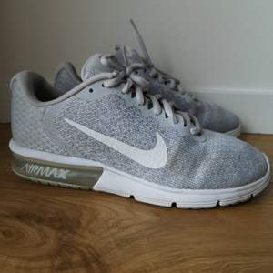 Nike AirMax Sequent 2