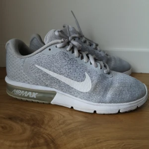 Nike AirMax strl 40  - Nike AirMax Sequent 2