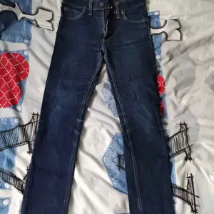Jeans från Cheap monday! Använda max 4 gånger och är i nyskick! 