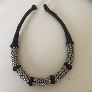  - Coolt chunky halsband!  Möts i söderort eller posatar!