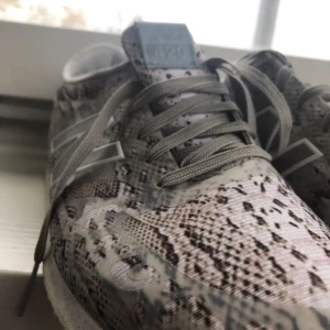  - Snygga lätta skor från new balance. Köpta på NK och tyvärr nästan aldrig använda. 