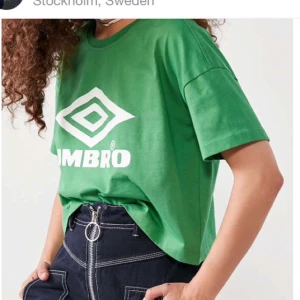  - Snygg umbrotröja från urban outfitters. Använd en gång. Köpt för ca 200kr. (Lägger ut igen för billigare pris)