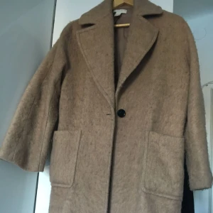  - Beige jacka från H&M, 