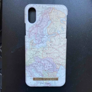 iPhone X mobilskal Ideal Of Sweden  - Ideal of Sweden skal limited edition för iPhone X. Fint med världskarta på. Nypris 299kr. Mötas i Uppsala eller skickas. Köpare står för frakt. Swish eller kontant. 💗