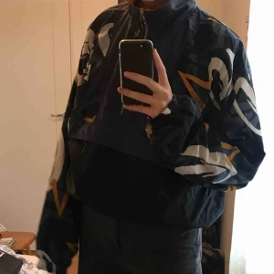 Windbreaker från Nike! - Säljer denna windbreaker från Nike! Möts upp i Stockholm eller fraktar🌷