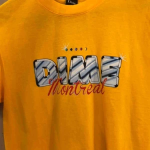  - Helt ny DIME t shirt, helt oanvänd, lappen sitter kvar. Nypris 450. Frakten ingår. 