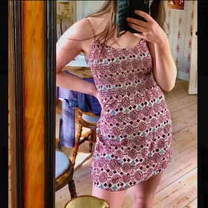  -  Cool klänning från HM som tyvärr har blivit för liten för mig. Väldigt skön och har justerbara axelband. 