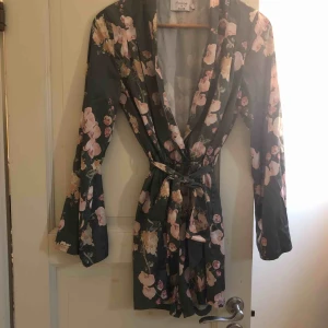  - Playsuit från NAKD 