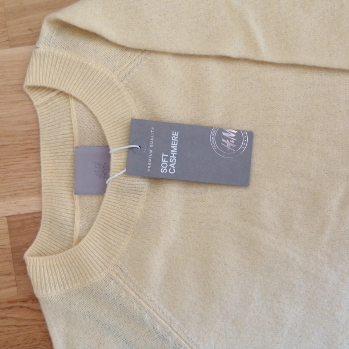 Kortärmad kashmirtröja  - 91