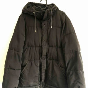  - Hm vinterjacka 🎞 kan mötas i Jönköping annars står köparen för frakten