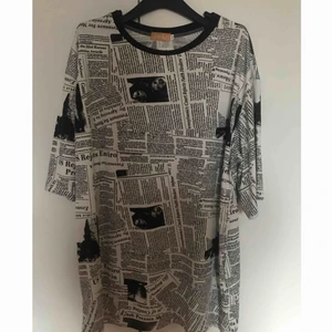  - NY 📌 En Oanvänd Svart och vitt figur enkel t-skjortor i storlek XXL 🌼 Köparen står för frakten 🌼