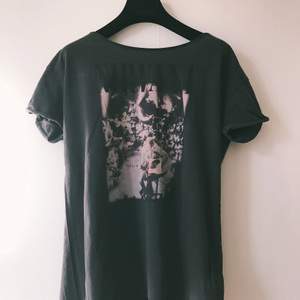 Dark grey t-shirt with Nirvana print 🤟 Official Nirvana label, Size M, very good condition