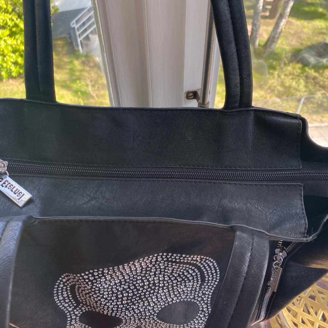 Väska med dödskalle  - 90