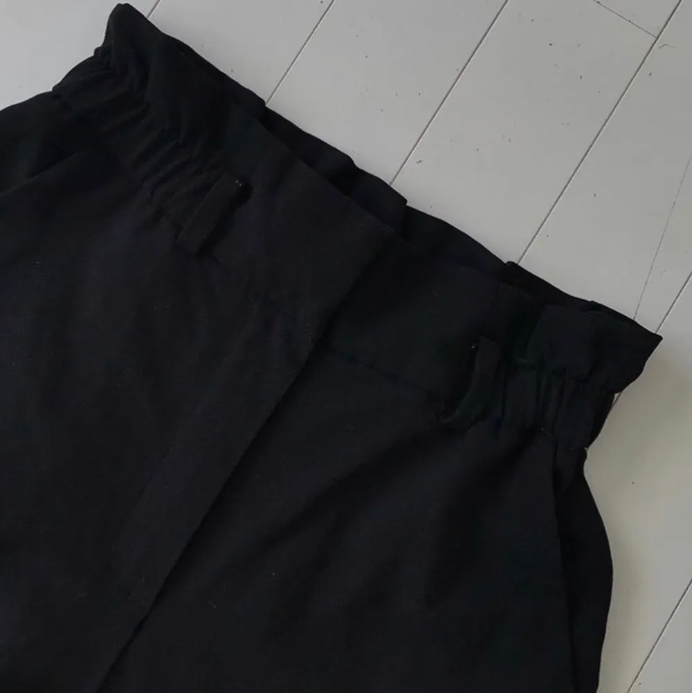 Super sköna svarta kostymbyxor  109kr inkl frakten . Jeans & Byxor.