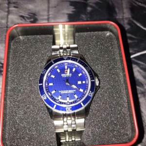 Swiss military Hanowa klocka - Trendig klocka, nypris 1895! Knappt använt.