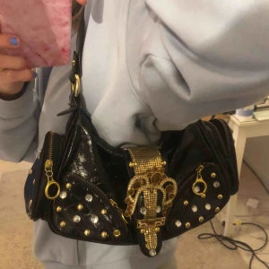  - Aldrig använd väska men köpt på vintage butik, fint skick