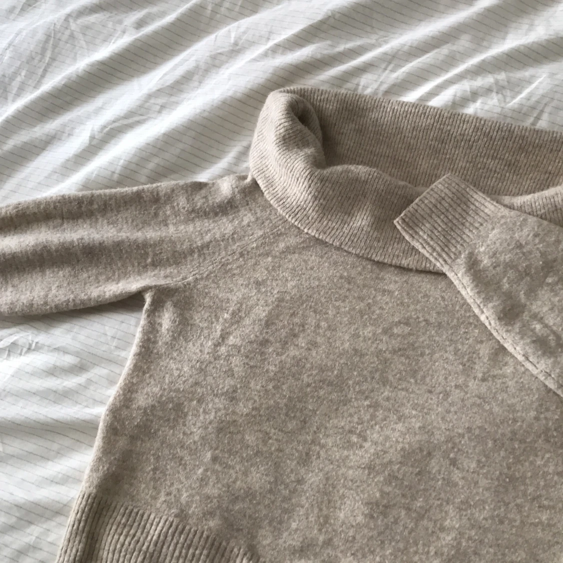 H&M Stickad Tröja Off Shoulder - Beige - 91