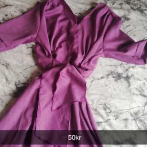 Lila klänning  - Endast provat. Storlek XS-M 