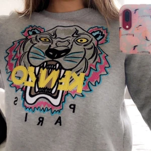 Tröja från KENZO - Fin tröja från KENZO, storlek M men passar en xs/s, mycket sparsamt använd 