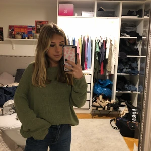 tröja från zara - superfin grön oversized tröja från zara som tyvärr inte kommer till så mycket användning:(