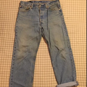  - Lagom slitna Levi's 501or strl w34 l 34. 