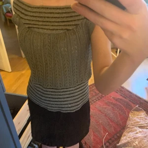 Coolt virkar linne med din rygg! - Från Xs-L beroende på vilken passform man vill ha. Frakt ingår ej i priset  