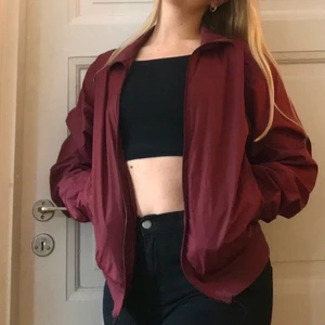 American Apparel jacka - Windbreaker-aktig jacka med blixtlås. Tunt material, och är i fint skick 🌸