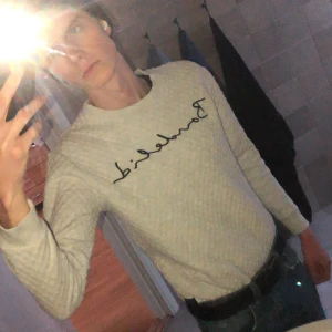 Bondelid Tröja Storlek S  - Äkta Bondelid Tröja