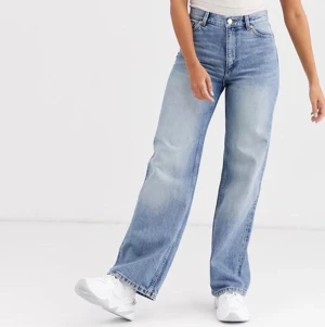 Monki YOKO JEANS strl 27 - Säljer nu mina fina Yoko Jeans från Monki i strl 27, då de helt enkelt inte kommer till användning! De är använda färre än 10 ggr, så de är i princip i nyskick. Jag fraktar, du står för kostnaden. Vid stort intresse blir det budgivning i kommentarerna. 🥰💖