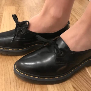 Dr. Martens loafers - Behöver du nya skor? Jag har en elegant och modern sko som jag sällan användar. Tyvärr dessa är lite för stor för mig. De är i ett mycket bra skick och användat få gånger. Fraktkostnad ingår inte.