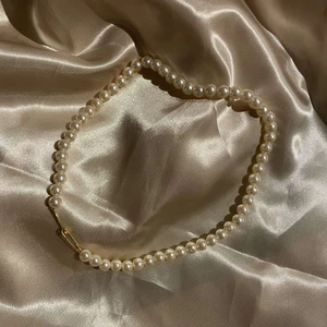 Halsband - Prag halsband från RePearl uf. Kan hämtas upp i Gävle eller skickas med 11kr frakt✨