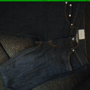 Velour Jens  - Den där Jens kostar 1200 men jag har använt den bara 1 gång och nu vill jag sälja den för jag gillar inte Jens men om du vill köpa den jag säljer den för 950 och den e helt frash och ny