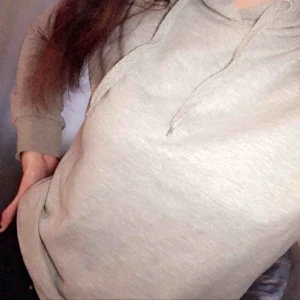  - Hej jag säljer denna tjocktröja väldigt tunn, storlek XS, väldigt bra skick. 