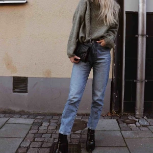  - Jeans, frakt tillkommer :) 