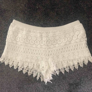  - Spetshorts från HM, storlek S men mer som en XS. Säljes pga för små