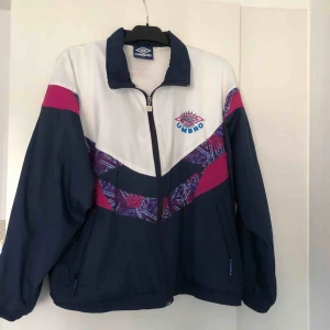  - Vintage umbro vindjacka köpt på second hand!