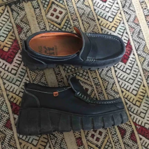  - Ett par svin snygga kängor från mag, säljer då dom tyvärr inte kommer till användning:( kan tänka mig att gå ner i pris vid snabb affär 