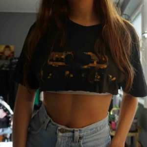  - egencroppad tshirt från oakley! 50 kr inklusive frakt:)