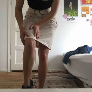  - 90s inspirerad kjol från humana, svin snygg men används inte så särskilt mycket tyvärr:(❤️