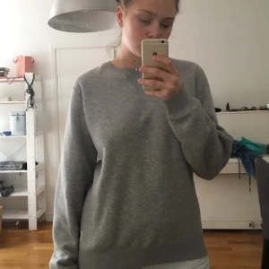  - Grå supermysig tröja