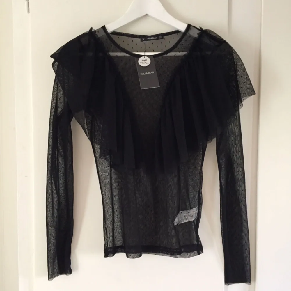 Mesh-top från Pull & Bear. Aldrig använd. Hade varit jättecool till Halloween eller vilken fest som helst! 🍭. Toppar.