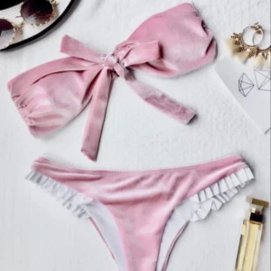  - Bikini i sammet. storlek s. Aldrig använd!