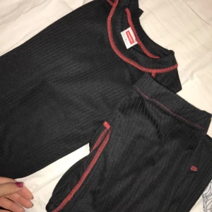  - Helt nytt oanvänt underställ , S i båda delarna , köparen står för frakten