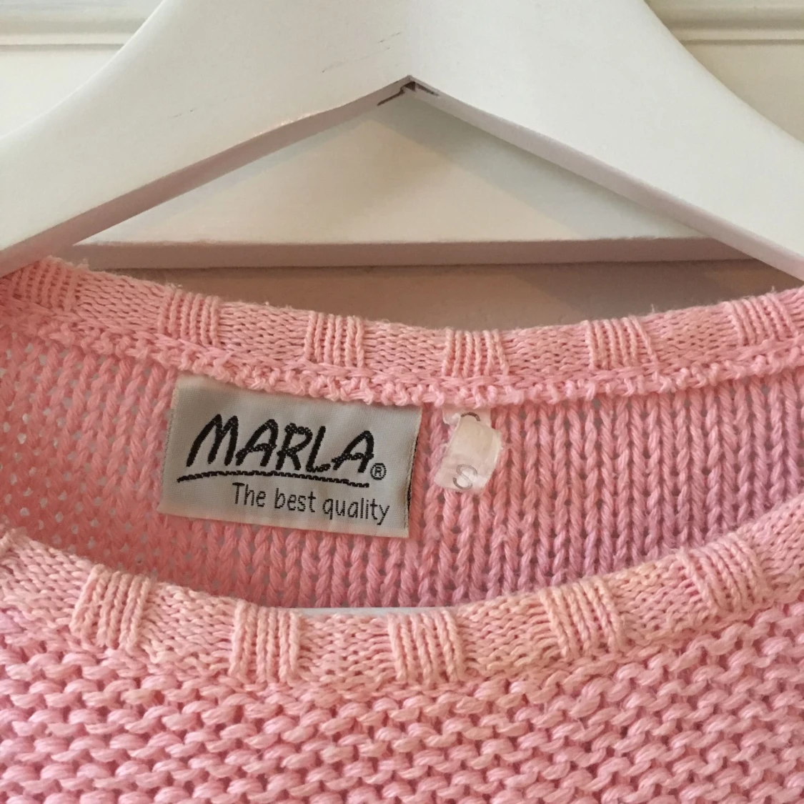 Rosa stickad tröja - 1512645465